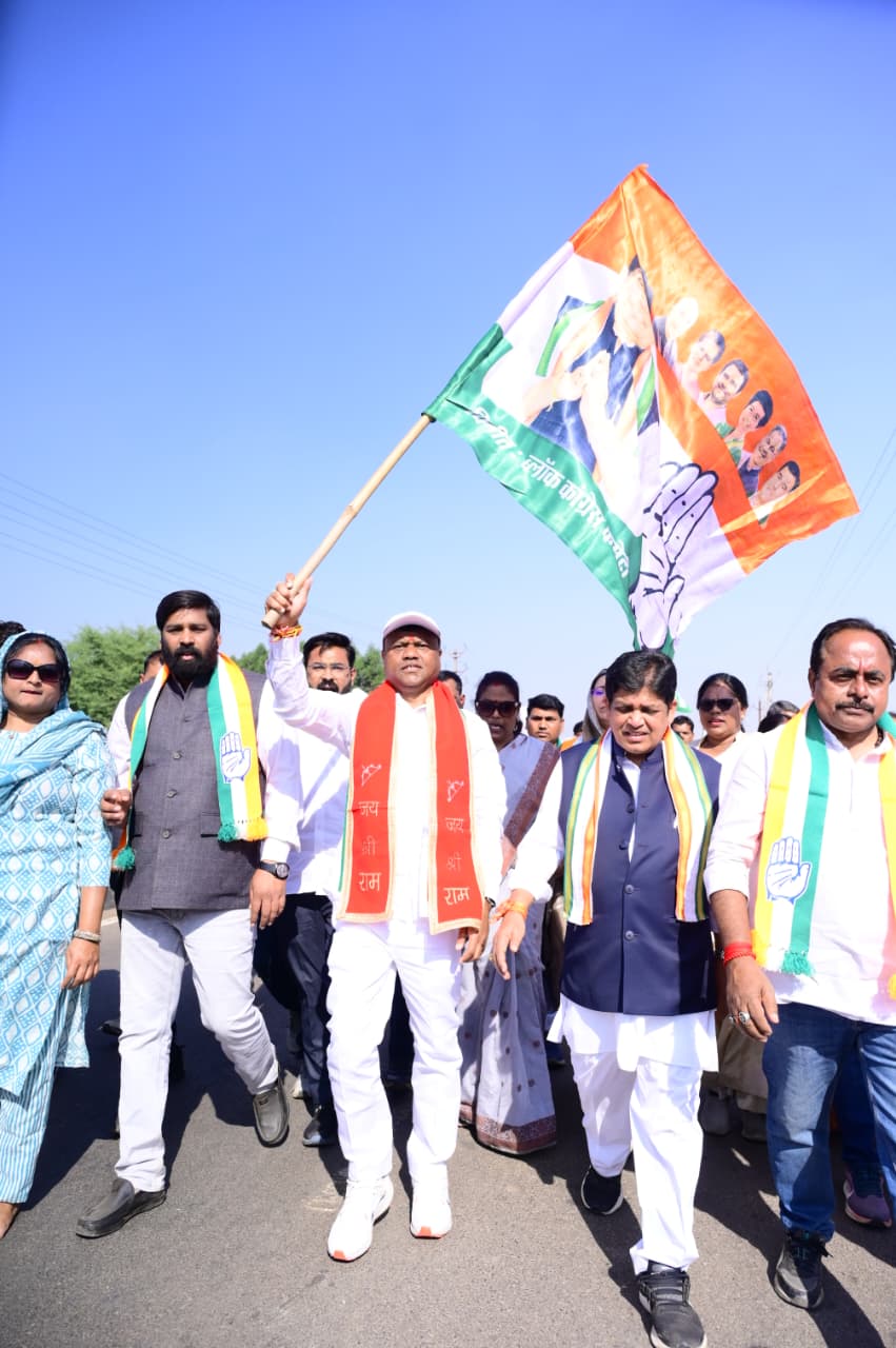 पीसीसी अध्यक्ष दीपक बैज की अगुवाई में चंदखुरी से पुराने विधानसभा तक निकाली पदयात्रा…