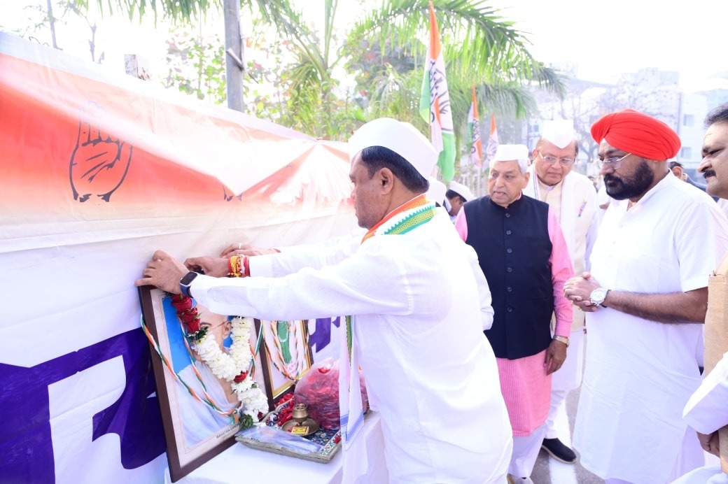 प्रदेश कांग्रेस अध्यक्ष दीपक बैज ने कांग्रेसजनों और प्रदेशवासियों को 77 वें गणतंत्र दिवस की बधाई एवं हार्दिक शुभकामनाएं…