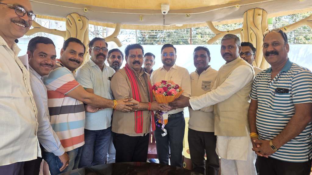 कबीरधाम प्रेस क्लब का गठन, डिप्टी सीएम शर्मा से मिले नवनियुक्त सदस्य…