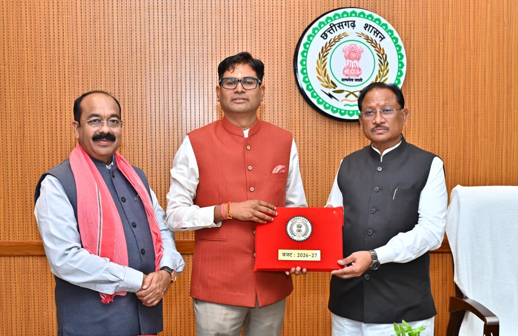 बजट में महतारी वंदन योजना के लिए ₹8200 करोड़ का प्रावधान…