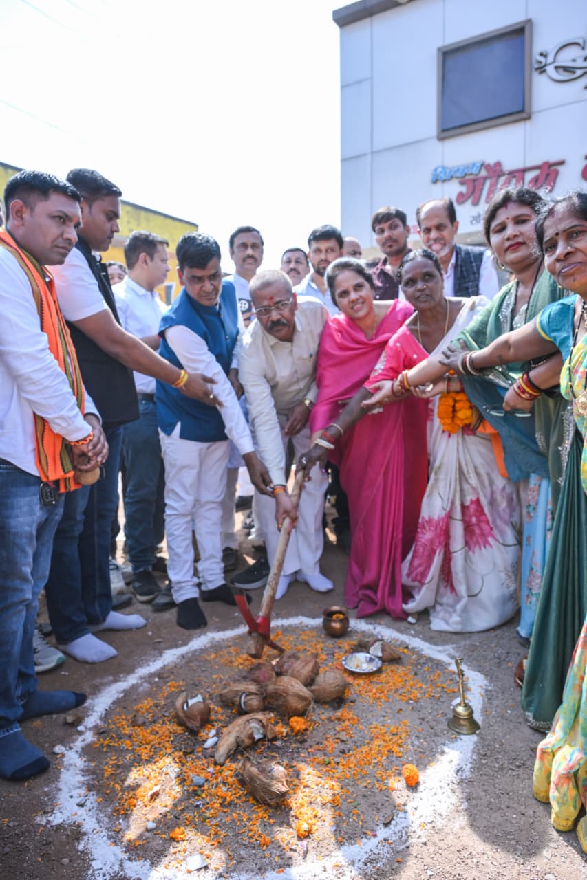 रायपुर ग्रामीण विधानसभा क्षेत्र में 15 वें वित्त आयोग अंतर्गत लगभग ढाई करोड़ की नई डामरीकरण सड़के बनेंगी एवं आवश्यक चौड़ीकरण कार्य शीघ्र होगा…