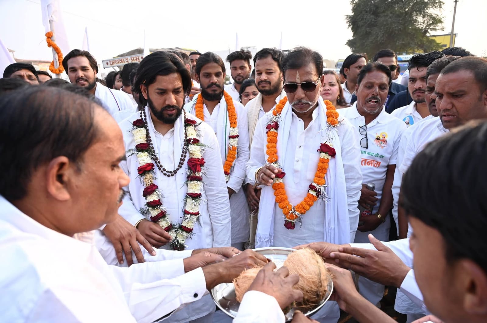 पलारी में उमड़ा आस्था का जनसैलाब “बोल रहा अब हिंदुस्तान, मनखे-मनखे एक समान” के जयघोष के साथ भव्य स्वागत…