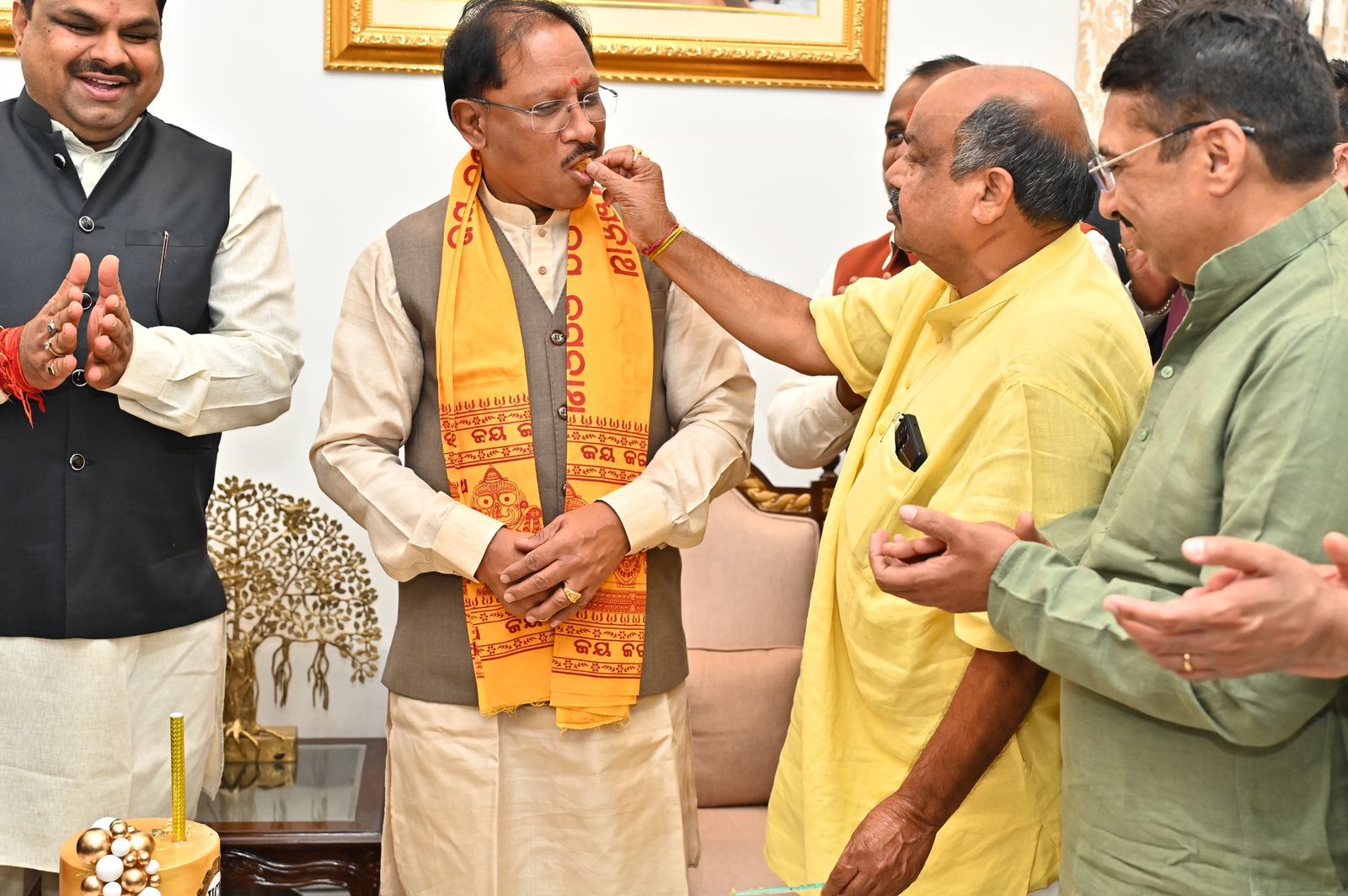 मुख्यमंत्री विष्णु देव साय को जन्मदिन पर दी शुभकामनाएं, उत्तर विधायक पुरन्दर मिश्रा ने किया आत्मीय अभिनंदन…