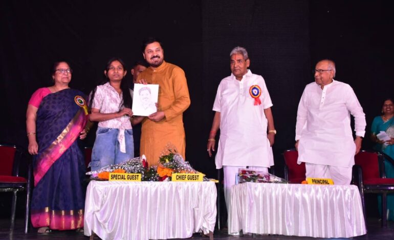 रायपुर के रंग मंदिर में डागा कन्या महाविद्यालय का वार्षिकोत्सव संपन्न: विधायक अनुज शर्मा ने की शिरकत…