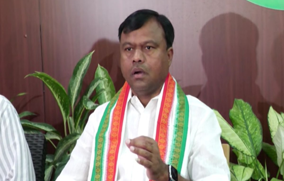 बस्तर के दोनों सांसदों को पंडुम के मंच पर नहीं बैठाना बस्तर का अपमान – दीपक बैज 