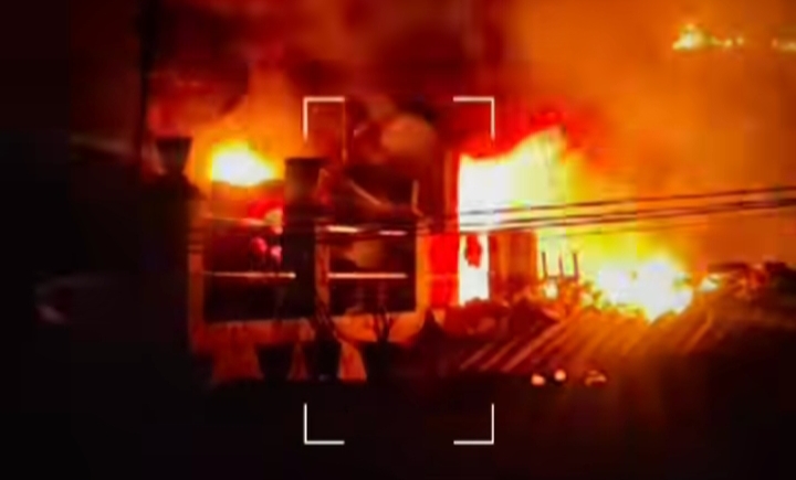 तरावीह की नमाज़ छोड़ मुस्लिम भाइयों ने बचाई पड़ोसियों की जान…