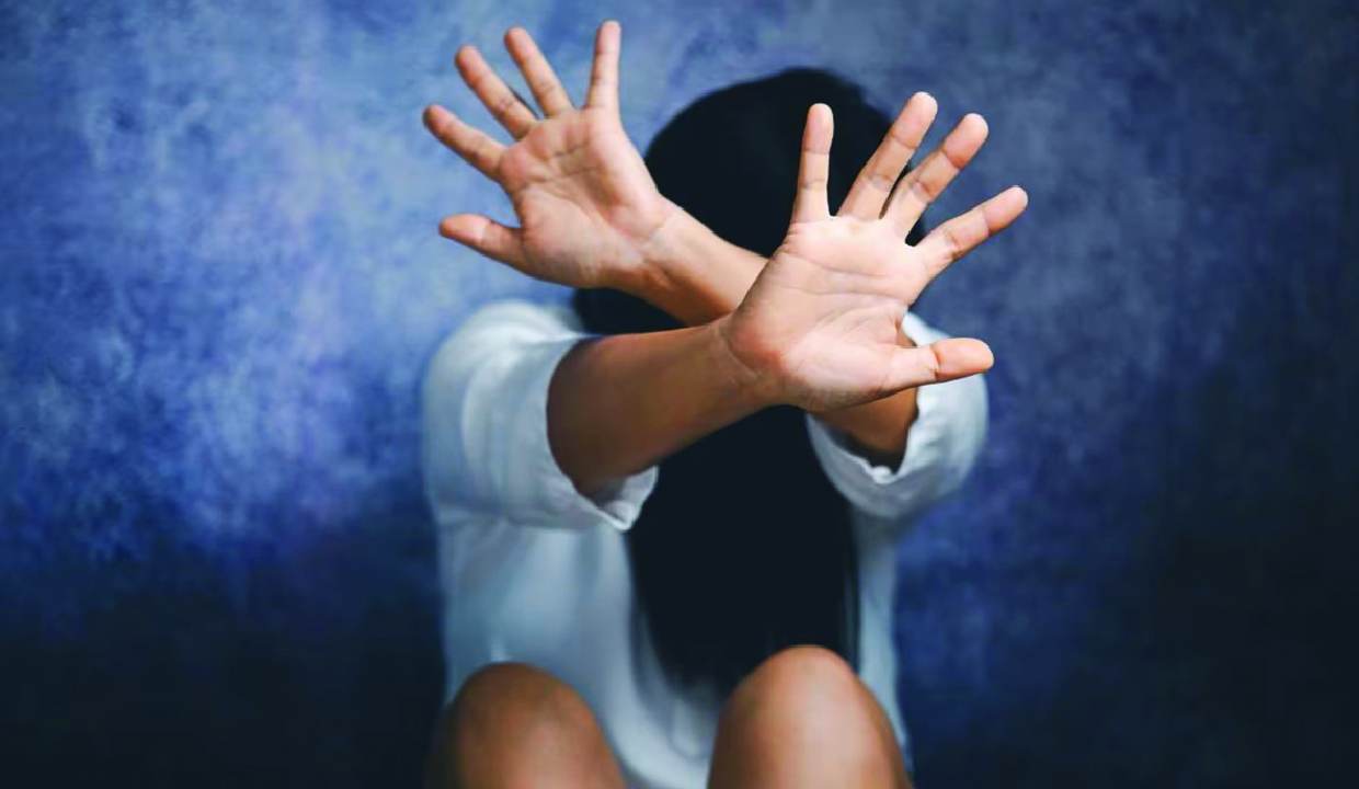 आमानाका के होटल में युवती से रेप, ब्लैकमेल कर आरोपी ने बनाया शारीरिक संबंध…