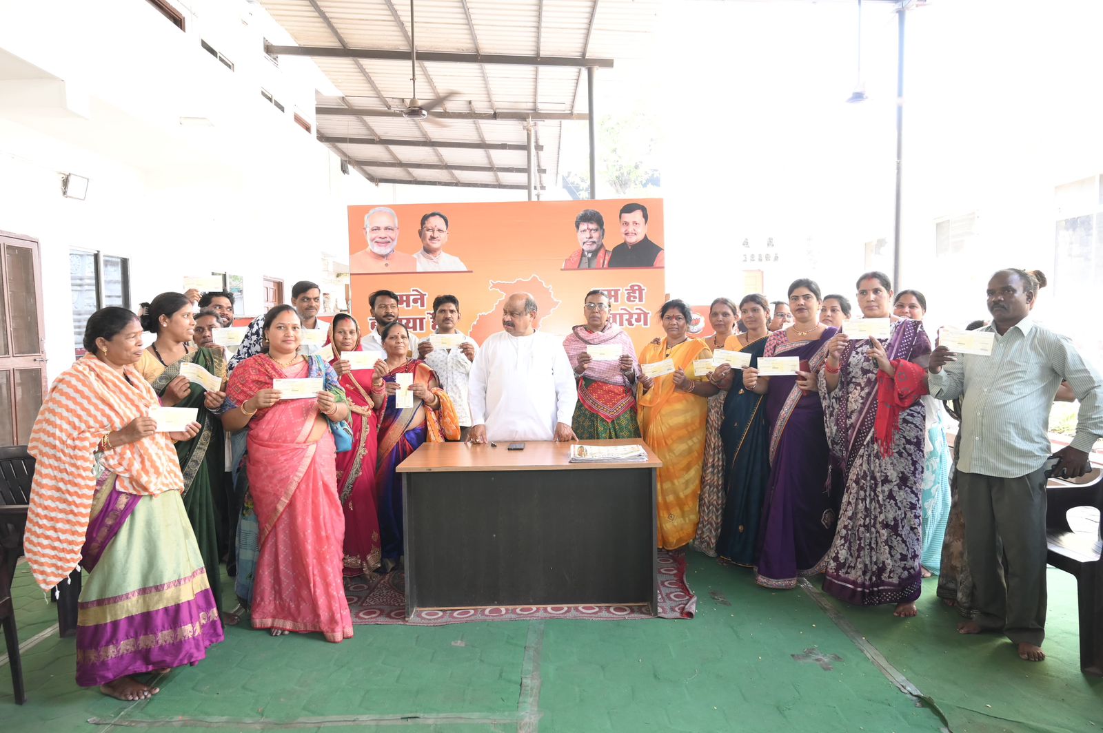 होली के पूर्व जरूरतमंदों को स्वेच्छानुदान राशि वितरित, विधायक पुरंदर मिश्रा का सराहनीय कार्य…