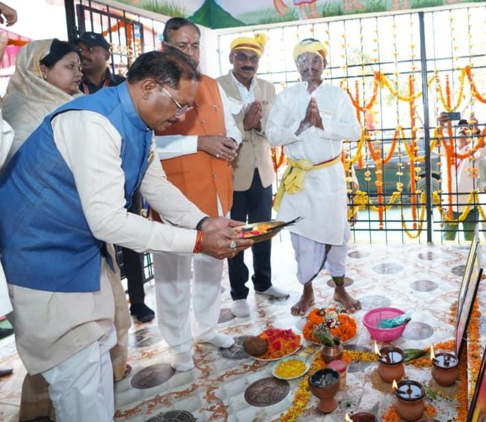 मुख्यमंत्री विष्णुदेव साय ने बड़ादेव की पूजा कर प्रदेशवासियों की सुख-समृद्धि की कामना की…