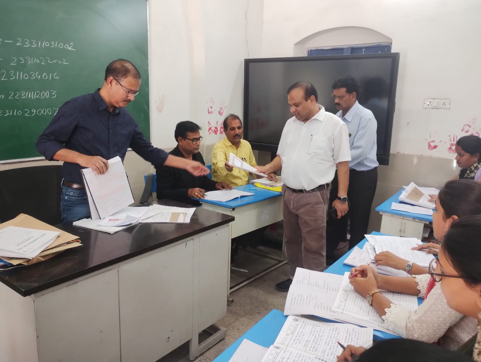 स्वामी आत्मानंद महारानी लक्ष्मीबाई शासकीय कन्या माध्यमिक विद्यालय दयालबंद केंद्रीय मूल्यांकन…