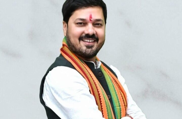 खरोरा के खिलाड़ियों के लिए बड़ी सौगात: विधायक अनुज शर्मा के प्रयासों से इंडोर स्टेडियम और खेल मैदान के लिए ₹3 करोड़ स्वीकृत…