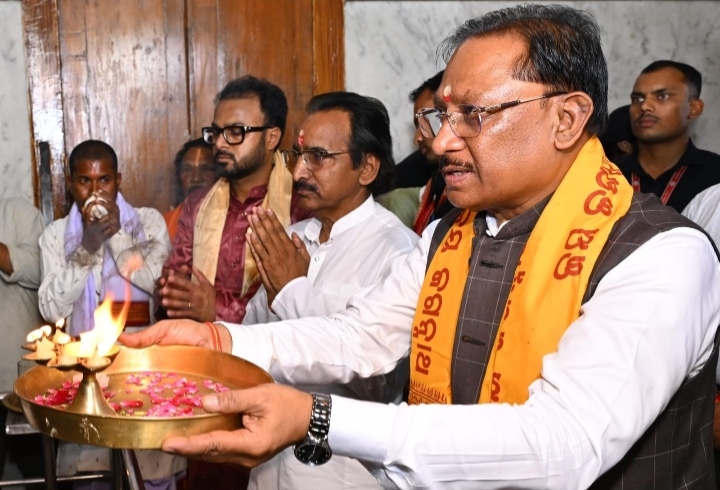 मुख्यमंत्री विष्णु देव साय ने जगन्नाथ मंदिर में की पूजा-अर्चना