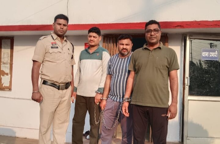 तेज आवाज में गाना बजाने को लेकर हुए विवाद में मारपीट व तोड़फोड़ करने वाले आरोपी गिरफ्तार…