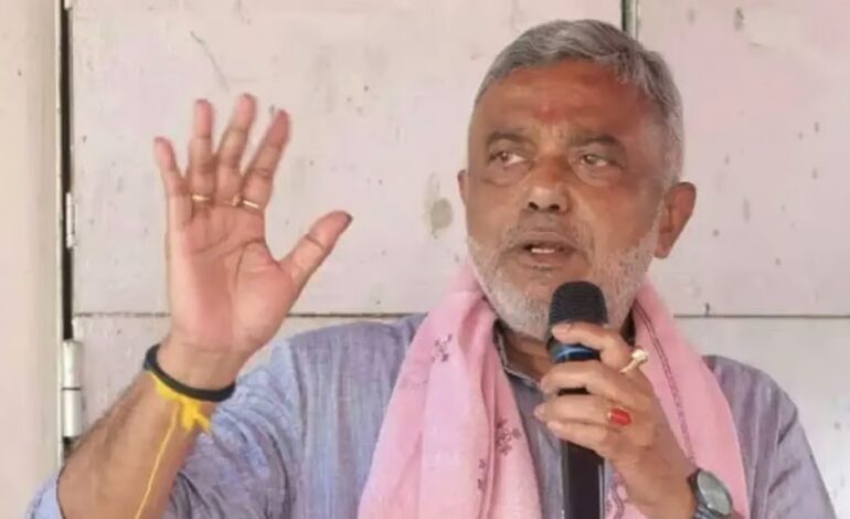 चुनाव से ठीक पहले टीएमसी विधायक के ठिकानों पर आयकर विभाग का छापा…