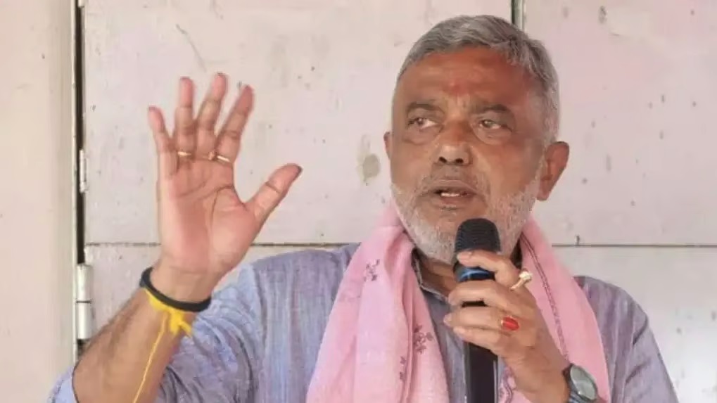 चुनाव से ठीक पहले टीएमसी विधायक के ठिकानों पर आयकर विभाग का छापा…