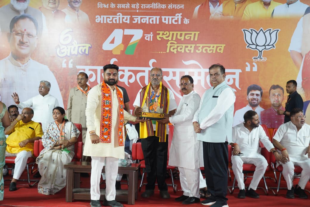 कार्यकर्ता सम्मेलन में बृजमोहन – “कार्यकर्ताओं के दम पर ही बनते हैं मुख्यमंत्री, मंत्री, सांसद और विधायक”