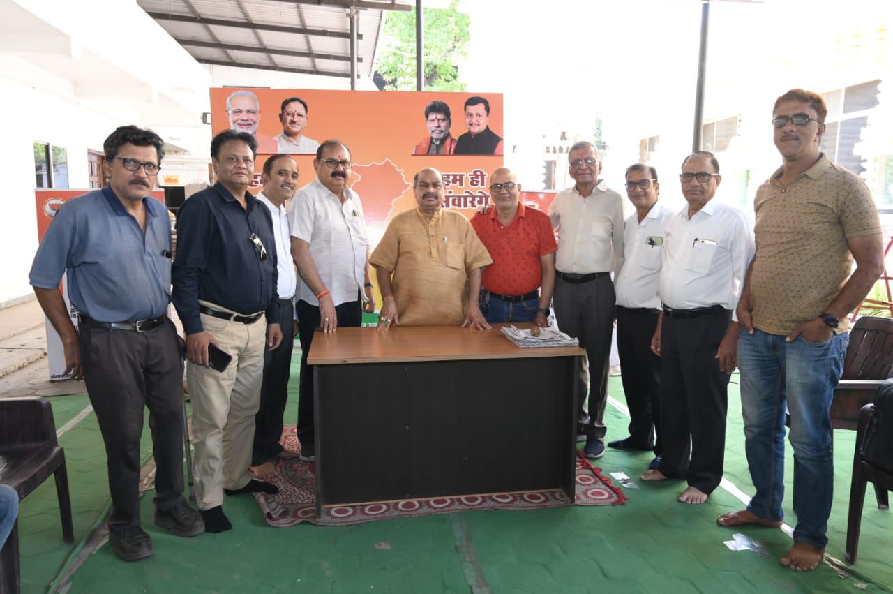 जनसमस्याओं के समाधान हेतु संवेदनशील पहल – पेयजल संकट पर विधायक पुरंदर मिश्रा का त्वरित हस्तक्षेप…