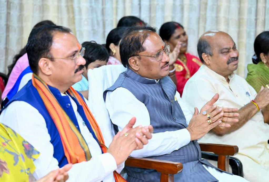 पुरन्दर मिश्रा बोले—नारी की प्रगति में ही भारत का उज्ज्वल भविष्य…
