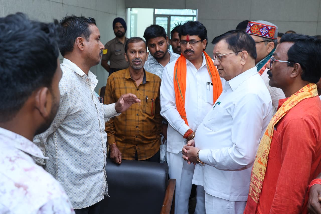 सिंघीतराई प्लांट हादसा: कैबिनेट मंत्री लखन लाल देवांगन ने घायलों का जाना हालचाल, बेहतर उपचार के दिए निर्देश…