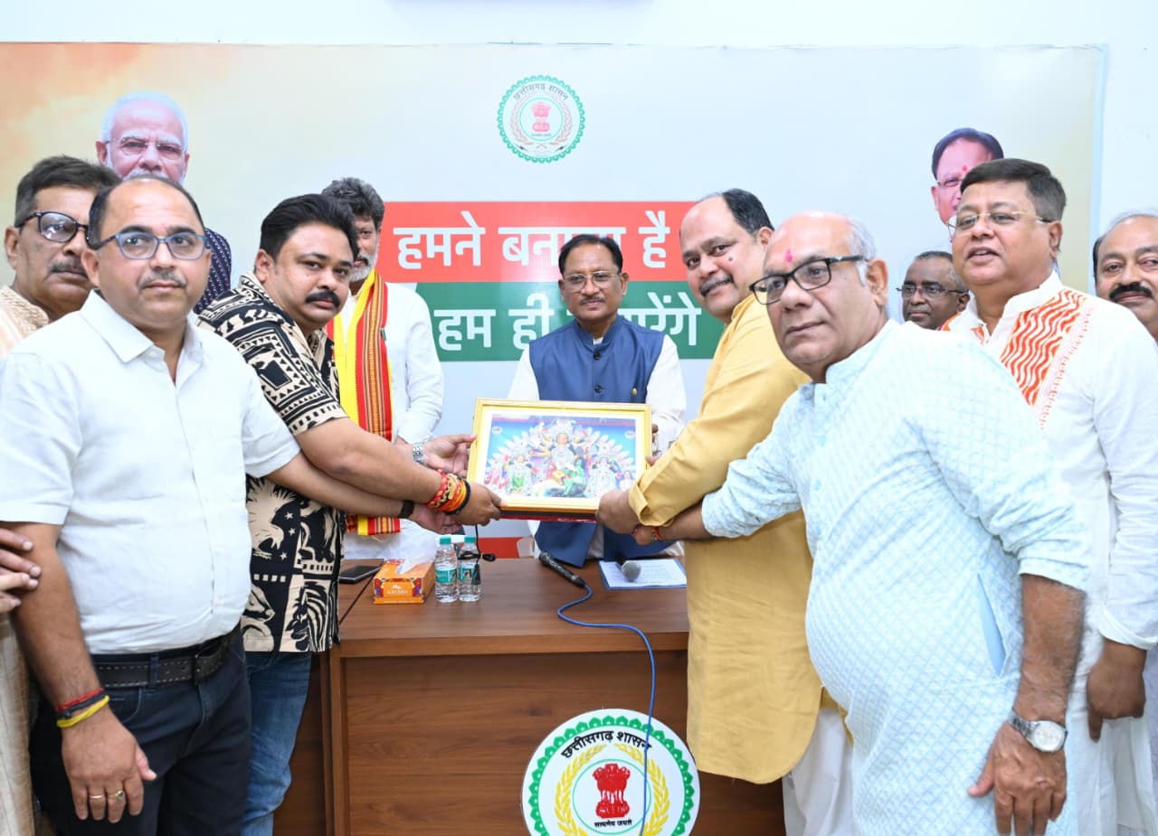 बंगाली नववर्ष मिलन समारोह में शामिल हुए मुख्यमंत्री साय…
