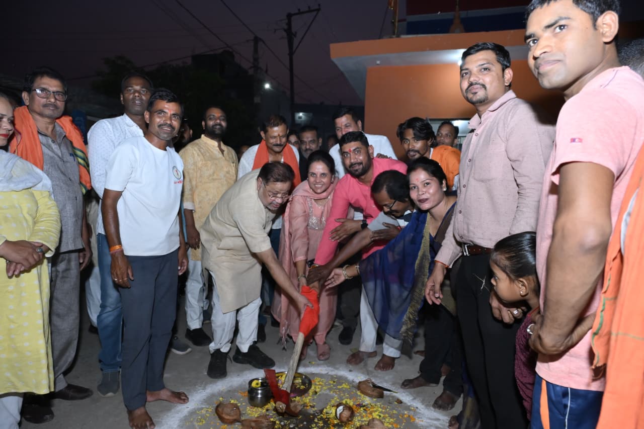 दक्षिण विधायक सुनील सोनी ने महापौर मीनल चौबे सहित दक्षिण विधानसभा में 1 करोड 6 लाख रू विकास कार्यों का किया भूमिपूजन…