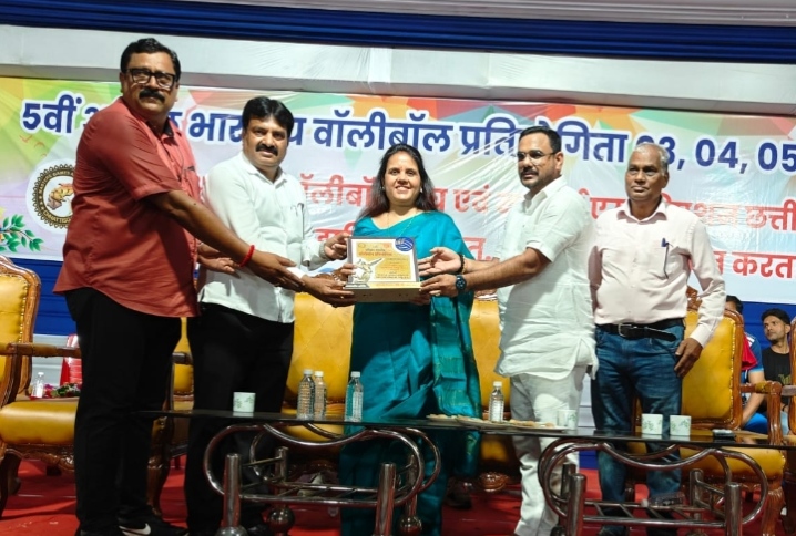 5वीं अखिल भारतीय वॉलीबॉल स्पर्धा में पहुंची महापौर मीनल चौबे…