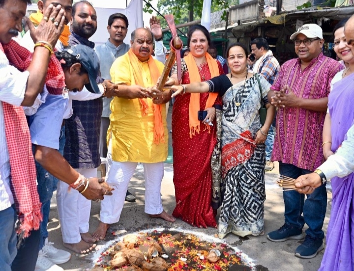 उत्तर विधायक पुरंदर मिश्रा और महापौर मीनल चौबे ने 6 स्थानों पर विकास कार्यों का भूमिपूजन कर नगरवासियों को दी शानदार सौगात…