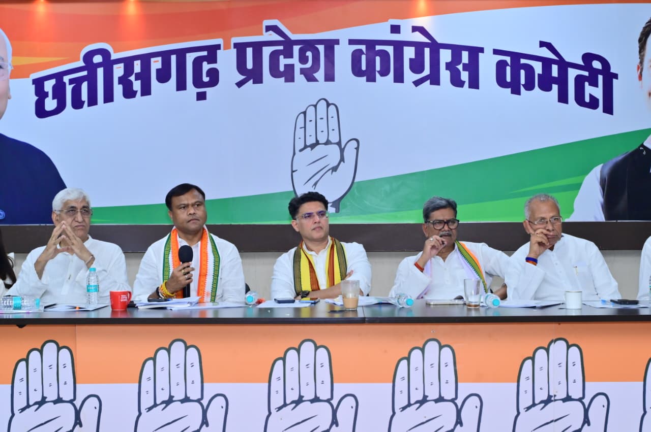 कांग्रेस के प्रभारी सचिन पायलट ने राजीव भवन में लिया तीन महत्वपूर्ण बैठकें…