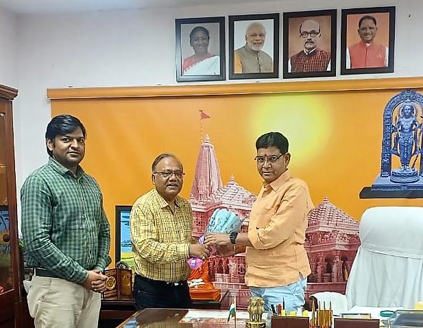 उच्च शिक्षा मंत्री टंक राम वर्मा से मिले कुलपति प्रो. दयाल, विश्वविद्यालय के गुणात्मक विकास और समस्याओं पर हुई चर्चा…