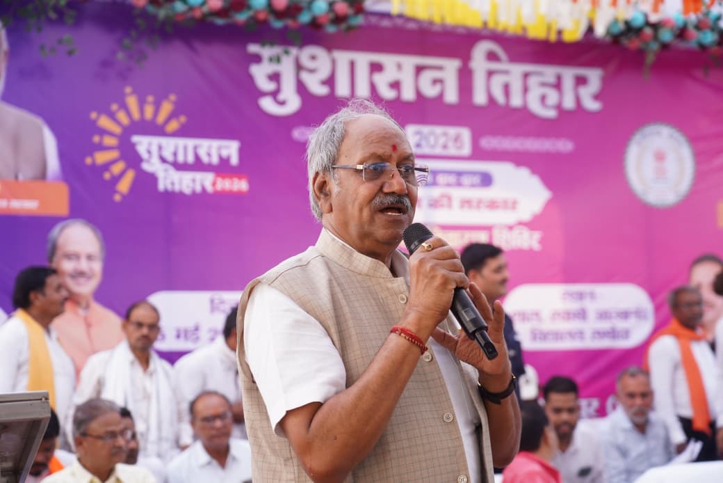 सांसद बृजमोहन अग्रवाल का समोदा में ‘सुशासन’ अवतार: शिविर में मौक़े पर ही किया जनसमस्याओं का समाधान, लापरवाही पर अधिकारियों को फटकारा…