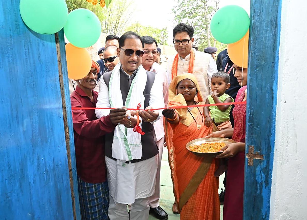 पक्के घर का सपना हुआ साकार : मुख्यमंत्री विष्णु देव साय ने लेमरू में हितग्राही धरम सिंह के नए आवास में कराया गृह प्रवेश…