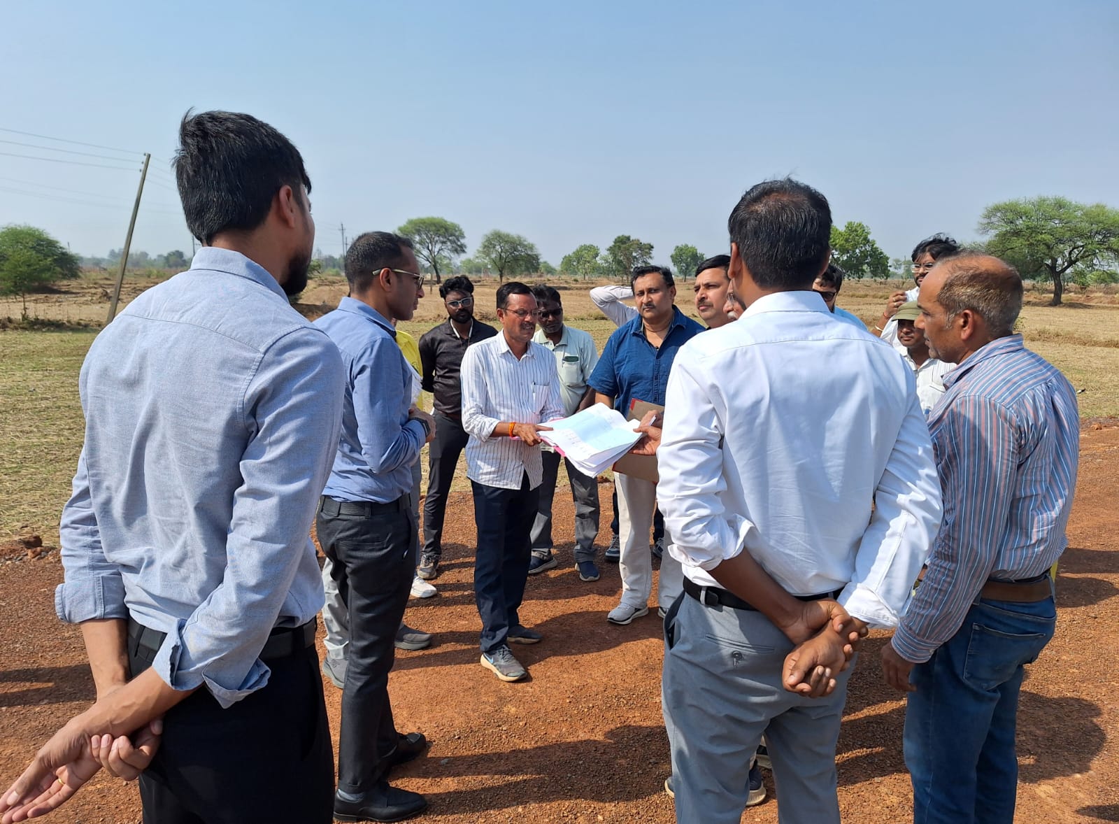 लोक निर्माण विभाग के सचिव ने निर्माणाधीन कुरुद-सिर्री मार्ग और सिर्री-चटौद सड़क का किया निरीक्षण…