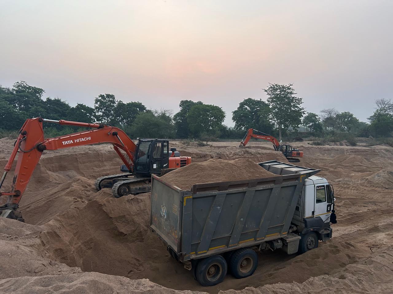 रेत के अवैध उत्खनन पर खनिज विभाग लगातार कर रहा है कार्रवाई…
