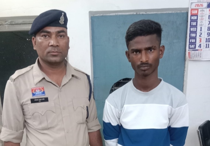 धारदार चाकू के साथ आरोपी सावन बघेल गिरफ्तार…