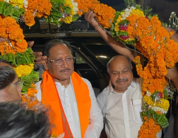 ऐतिहासिक जीत का जश्न: राष्ट्र निर्माण की दिशा में नई ऊर्जा — विधायक पुरंदर मिश्रा के नेतृत्व में उत्साहपूर्ण आयोजन