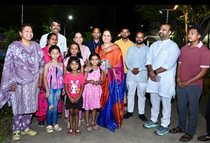महापौर मीनल चौबे कलाकेन्द्र पहुंची, शिक्षको से मिली, अधिकारियों को कलाकेन्द्र का संचालन गुणवत्ता और श्रेष्ठता से करने के दिए निर्देश…