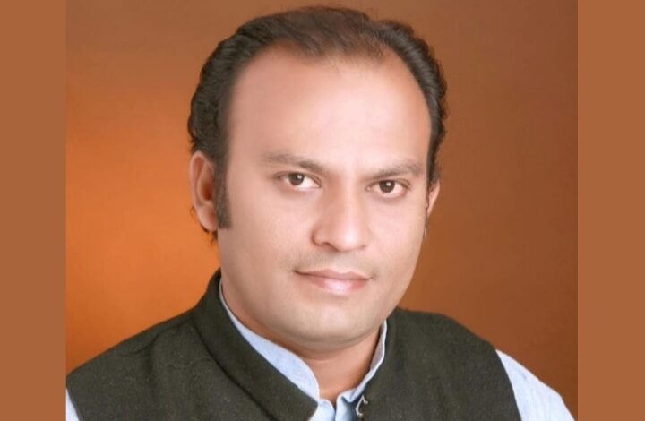 रामभद्राचार्य सनातन परंपरा का अपमान कर रहे है…