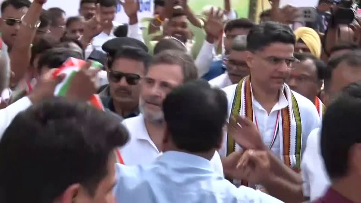 राहुल गांधी रायपुर पहुंचे, कांग्रेस नेताओं को मिलेगी ट्रेनिंग और सत्र को करेंगे संबोधित…