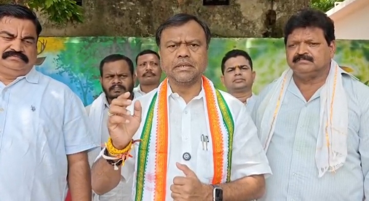 कृषि आयुक्त भाजपा प्रवक्ताओं को खाद पर झूठ बोलने की ट्रेनिंग दे रहे – दीपक बैज
