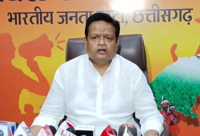 बस्तर और आदिवासी क्षेत्रों की शांति व आर्थिक प्रगति से बौखलाई कांग्रेस : भाजपा