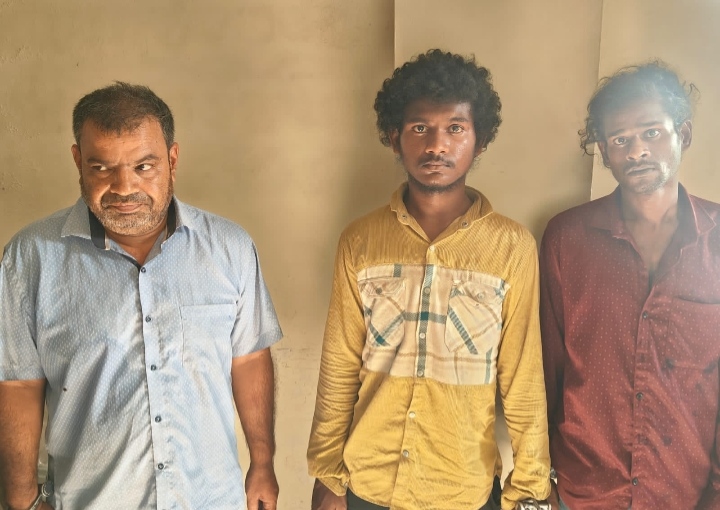 खम्हारडीह क्षेत्रांतर्गत गोल्डन होम्स स्थित मकान में हुये चोरी के प्रकरण का खुलासा, कुल 03 आरोपी गिरफ्तार…