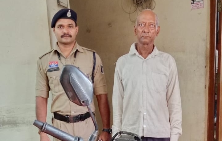 वाहन चोरी की घटना को अंजाम देने वाला आरोपी आजाद खान गिरफ्तार…