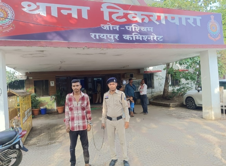 दुर्घटनाग्रस्त खड़ी स्कार्पियों वाहन से नगदी रकम व अन्य सामाग्री चोरी करने वाले एक आरोपी एवं विधि के साथ संघर्षरत एक बालक सहित कुल 02 गिरफ्तार…