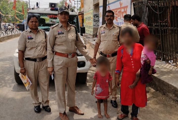 पिंक पेट्रोल की तत्परता से बिछड़ा मासूम अपनी मां से मिला, आँसुओं के बीच चेहरे पर लौटी मुस्कान…