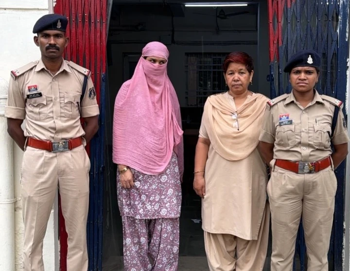 थाना गोलबाजार पुलिस की कार्रवाई : मोतीबाग चौक के पास 1.5 किलो गांजा के साथ महिला गिरफ्तार…