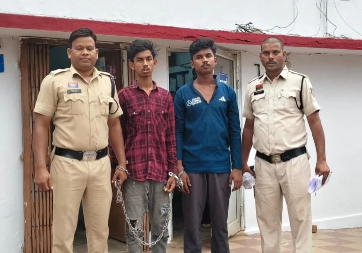 चाकू से हमला करने वाले 02 आरोपी गिरफ्तार…