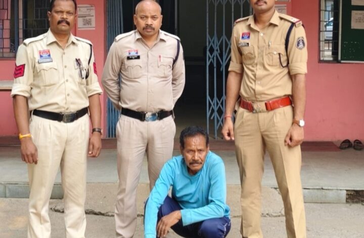 ऑपरेशन आघात के तहत तमनार पुलिस की शराब रेड, 15 लीटर महुआ शराब जब्त…