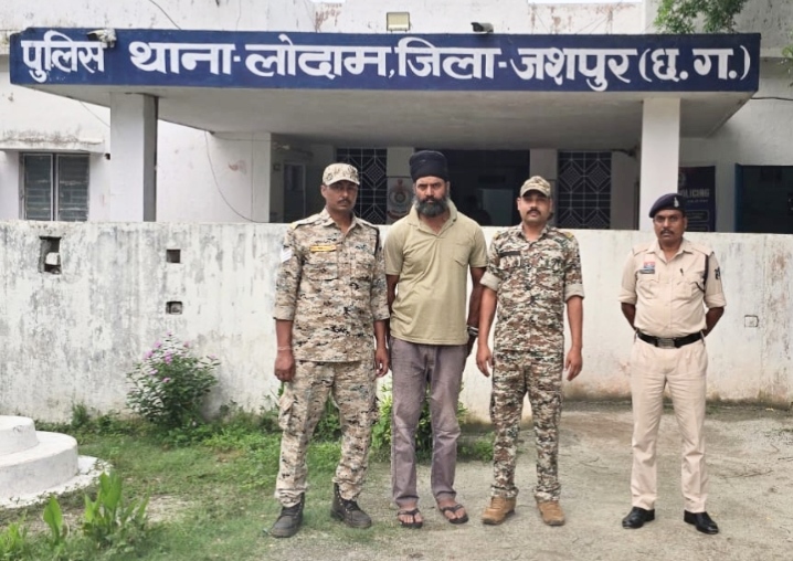 महिला के साथ, उसके घर में घुसकर की थी गलत नियत से छेड़छाड़ व अश्लील हरकत, आरोपी गिरफ्तार, भेजा जेल…