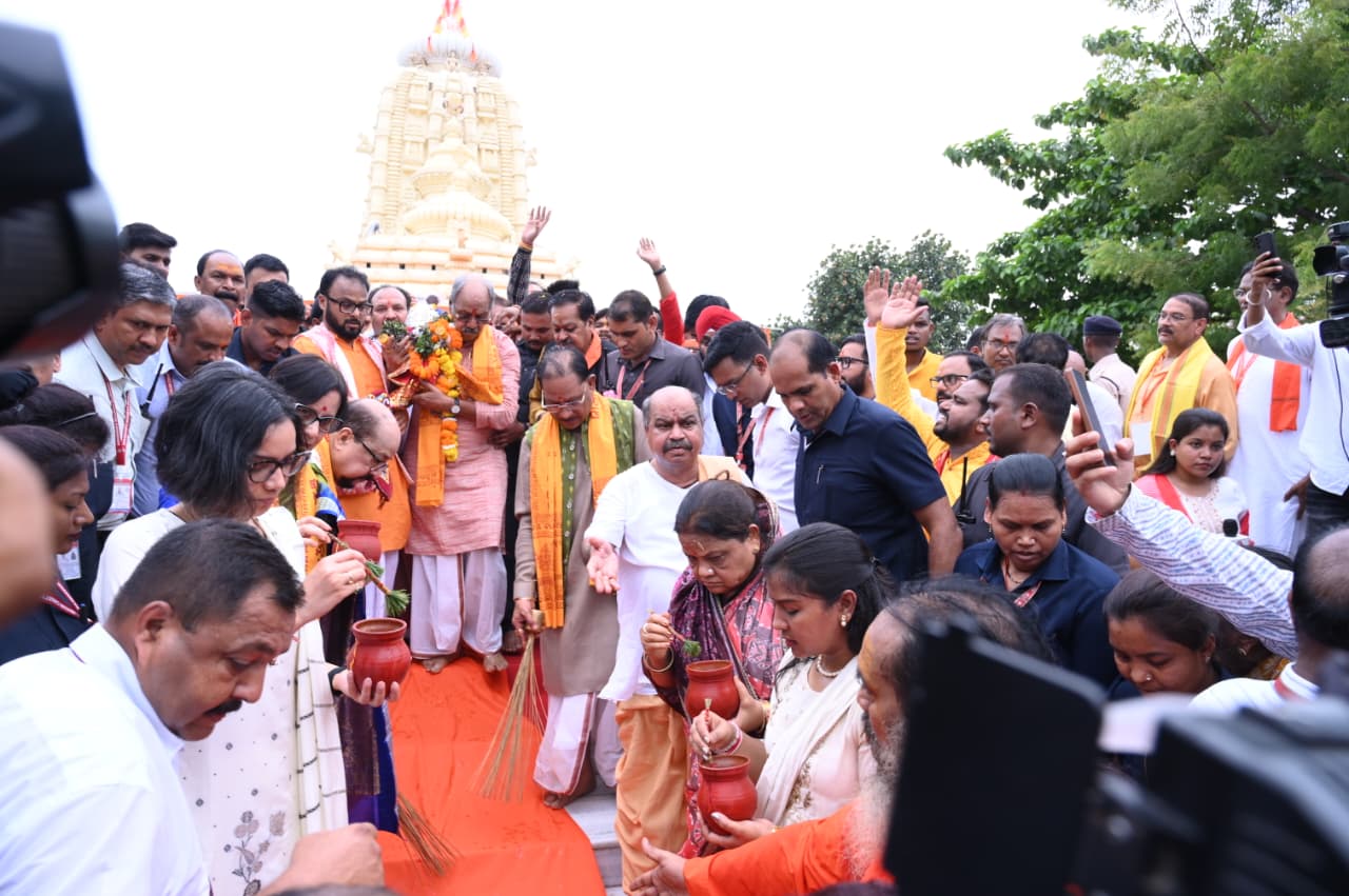 भक्ति, संस्कृति और सेवा का अनुपम संगम बना रायपुर — गायत्री नगर से निकली भगवान श्री जगन्नाथ की भव्य रथयात्रा, महामहिम राज्यपाल एवं मुख्यमंत्री ने निभाई ‘छेरा पहरा’ की ऐतिहासिक परंपरा