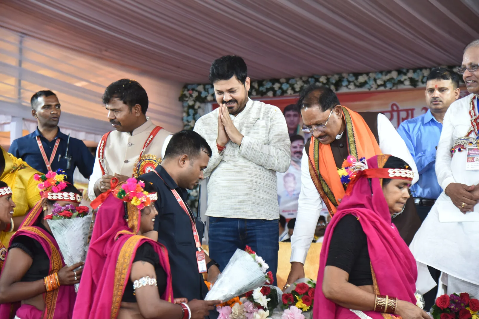 ग्राम बरौदा में यादव महासम्मेलन और सामाजिक भवन का लोकार्पण: मुख्यमंत्री साय के साथ शामिल हुए विधायक अनुज